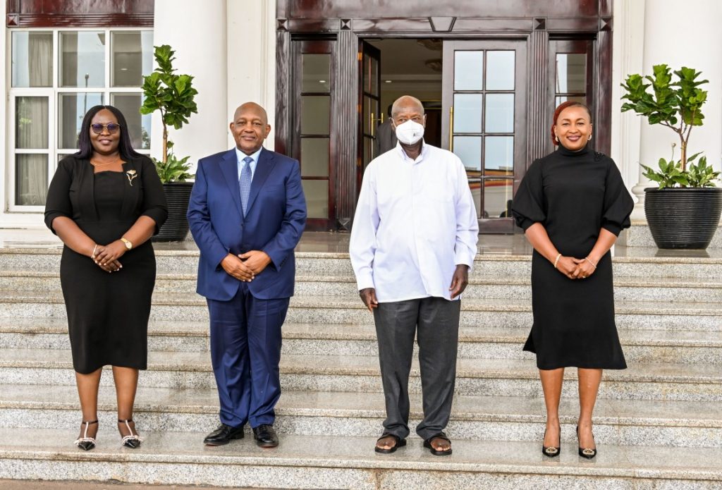 President Yoweri Kaguta Museveni has today received the Chairman of MTN Uganda Board of Directors, Mr. Charles Mbire, the Chief Executive Officer, Ms. Sylvia Mulinge, and the General Manager Corporate Services, Ms. Enid Edroma, at State House, Entebbe.